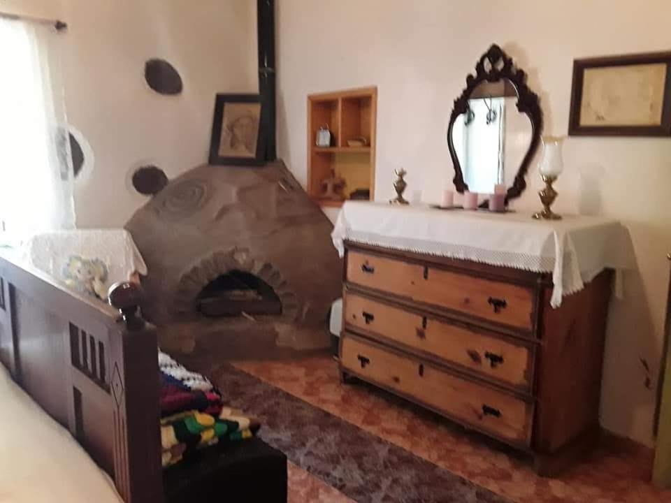 Ecoartejeda CAVE HOUSE Hostal Exterior foto